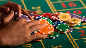 bmk8 platform — Myanmar users များ Football Betting နှင့် Live Casino ကစားနေသောမြင်ကွင်း